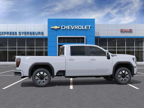 Glacier White Tricoat 2026 GMC Sierra 2500 Denali