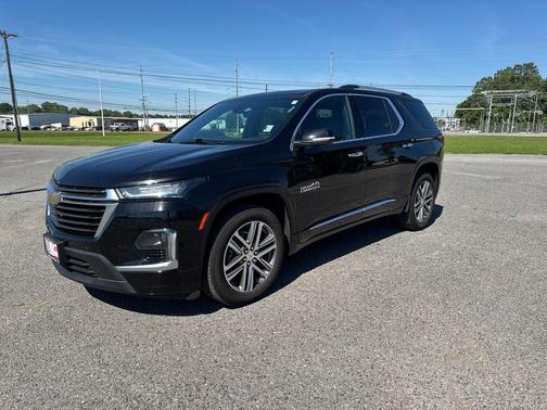 Mosaic Black Metallic 2023 Chevrolet Traverse High Country