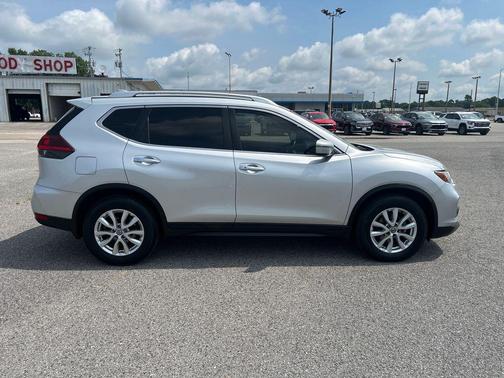 Brilliant Silver Metallic 2019 Nissan Rogue SV