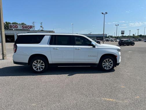 Summit White 2023 Chevrolet Suburban Premier