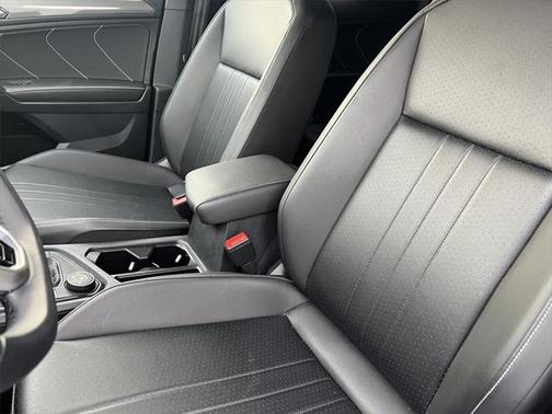 2024 Volkswagen Tiguan 2.0T SE R-Line Black 4MOTION