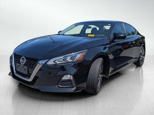 2022 Nissan Altima SR FWD