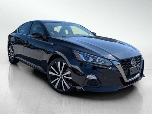 2022 Nissan Altima SR FWD
