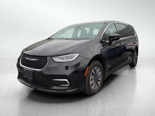 2022 Chrysler Pacifica Hybrid Touring L