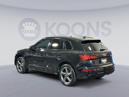 2020 Audi Q5 45 Titanium Premium