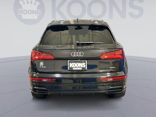 2020 Audi Q5 45 Titanium Premium