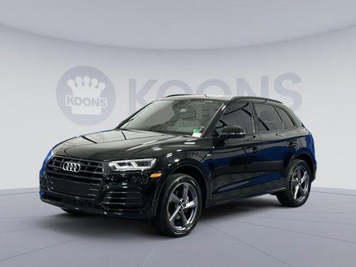 2020 Audi Q5 45 Titanium Premium