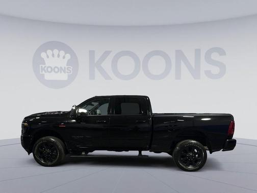 Diamond Black Crystal Pearlcoat 2025 RAM 2500 Laramie Crew Cab 4x4 6'4' Box