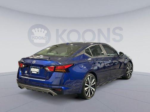 2022 Nissan Altima SR FWD