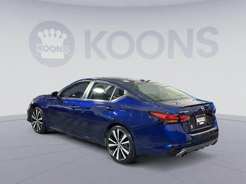 2022 Nissan Altima SR FWD
