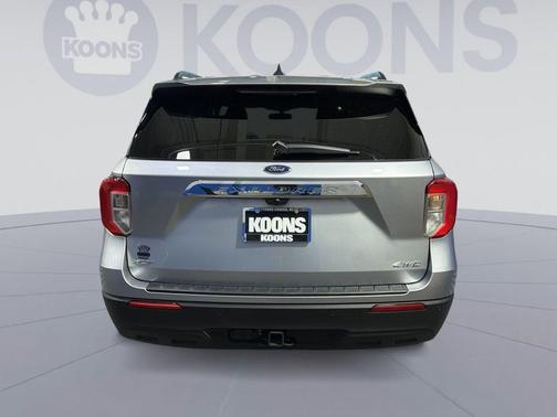 ICONIC SILVER METALLIC 2022 Ford Explorer XLT