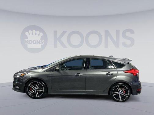 2018 Ford Focus ST