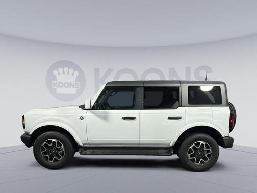 OXFORD WHITE 2026 Ford Bronco Outer Banks