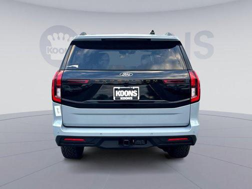 Glacier Gray Metallic Tri-Coat 2026 Ford Expedition Tremor