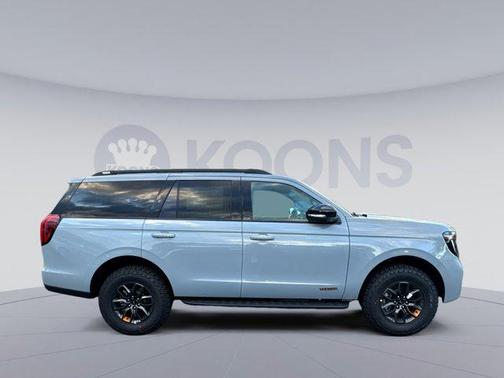 Glacier Gray Metallic Tri-Coat 2026 Ford Expedition Tremor