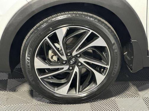 2019 Hyundai TUCSON Sport