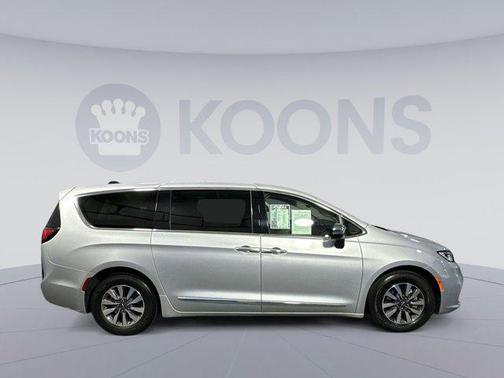 2023 Chrysler Pacifica Hybrid Limited