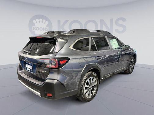 Magnetite Gray Metallic 2023 Subaru Outback Limited