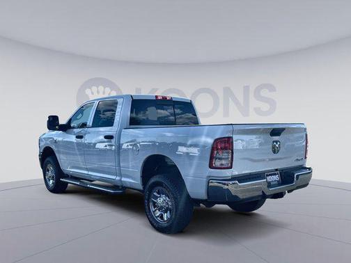 2024 RAM 2500 Tradesman Crew Cab 4x4 6'4' Box