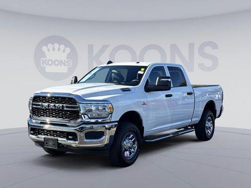 2024 RAM 2500 Tradesman Crew Cab 4x4 6'4' Box