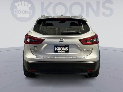 2022 Nissan Rogue Sport SV