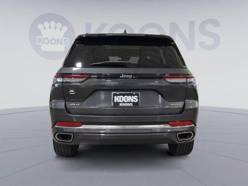 Baltic Gray Metallic Clearcoat 2022 Jeep Grand Cherokee Overland
