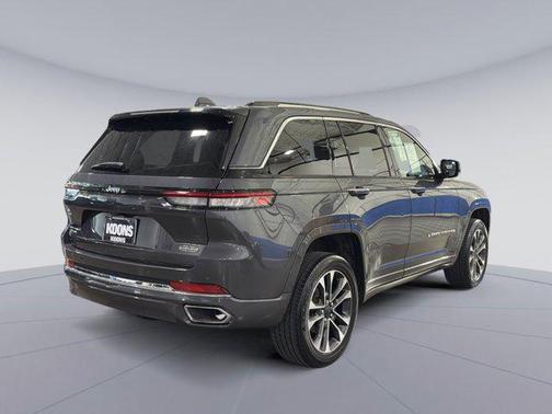 Baltic Gray Metallic Clearcoat 2022 Jeep Grand Cherokee Overland