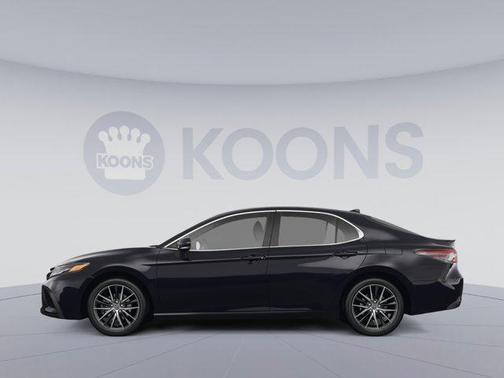 Midnight Black Metallic 2023 Toyota Camry SE