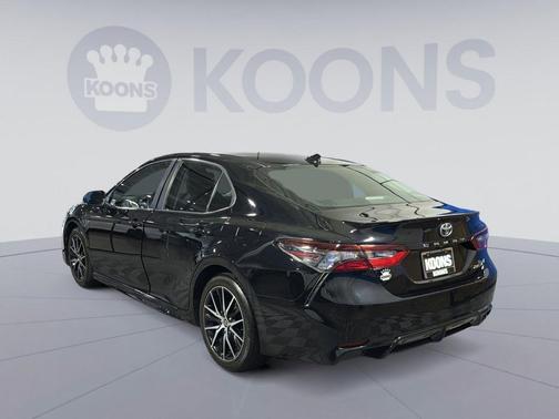 Midnight Black Metallic 2023 Toyota Camry SE