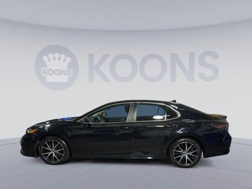 Midnight Black Metallic 2023 Toyota Camry SE