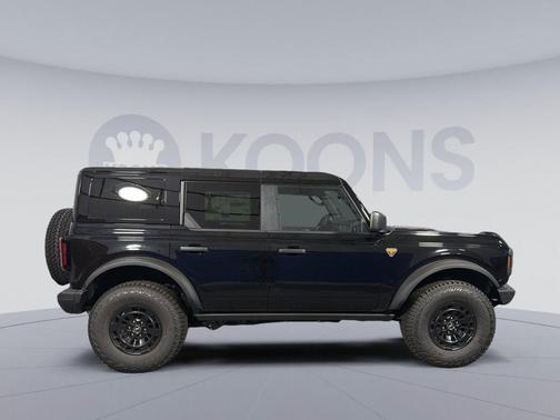 SHADOW BLACK 2026 Ford Bronco Badlands