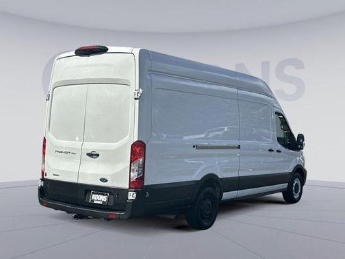 2022 Ford Transit-250 Base