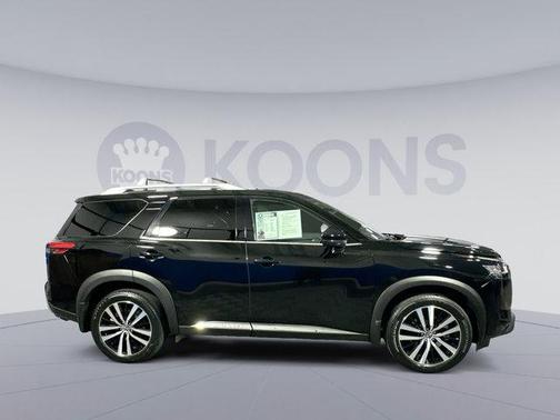 2023 Nissan Pathfinder Platinum 4WD