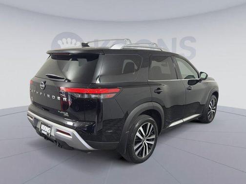 2023 Nissan Pathfinder Platinum 4WD