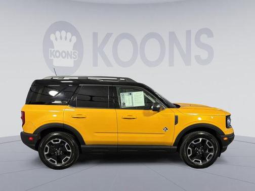 CYBER ORANGE METALLIC TC 2023 Ford Bronco Sport Outer Banks