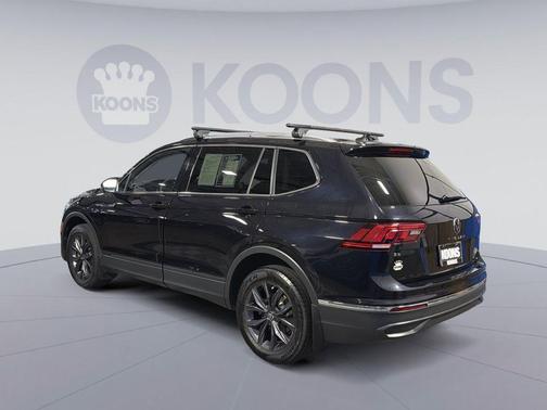 Deep Black Pearl 2022 Volkswagen Tiguan 2.0T SE 4MOTION