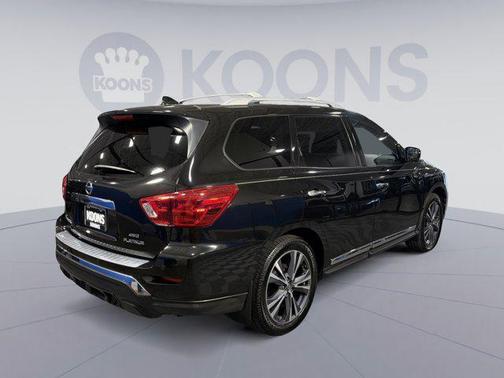 Magnetic Black Pearl 2020 Nissan Pathfinder Platinum 4WD