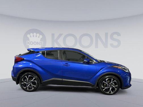2022 Toyota C-HR XLE