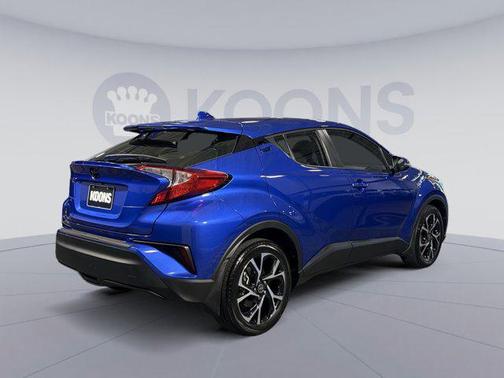 2022 Toyota C-HR XLE