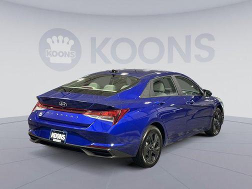 2022 Hyundai ELANTRA SEL