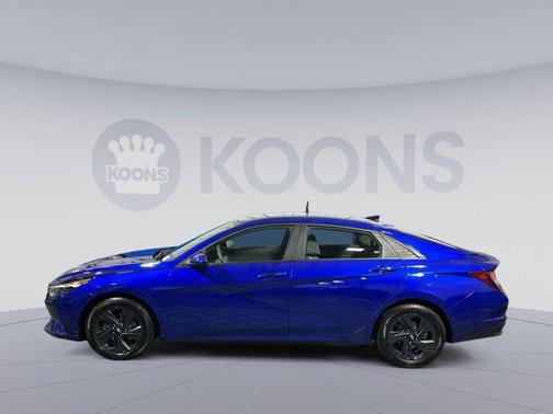 2022 Hyundai ELANTRA SEL