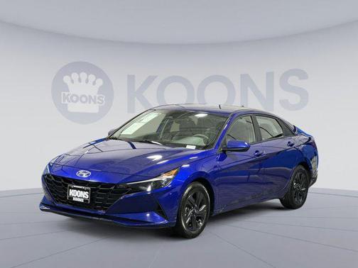 2022 Hyundai ELANTRA SEL