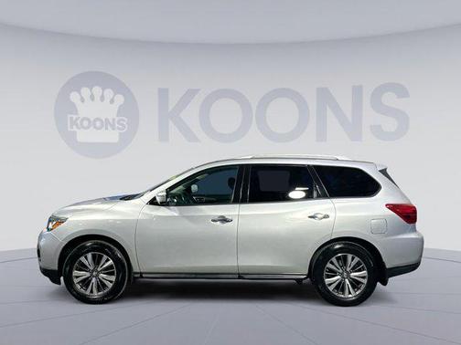 2017 Nissan Pathfinder SL