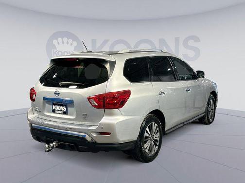 2017 Nissan Pathfinder SL