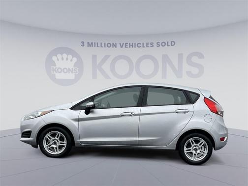 Photo 4 of 24 of 2017 Ford Fiesta SE