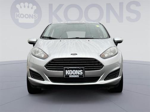 Photo 2 of 24 of 2017 Ford Fiesta SE