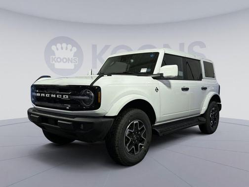 OXFORD WHITE 2026 Ford Bronco Outer Banks