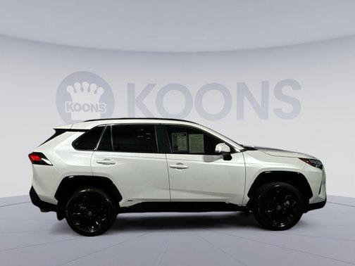 2024 Toyota RAV4 Hybrid SE