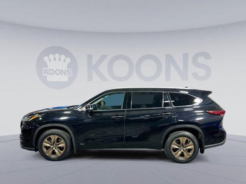 2022 Toyota Highlander Hybrid XLE
