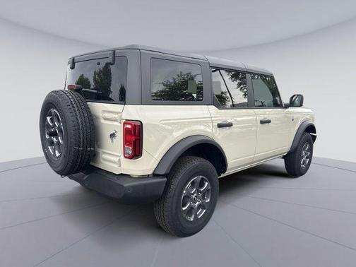 Desert Sand 2026 Ford Bronco Big Bend